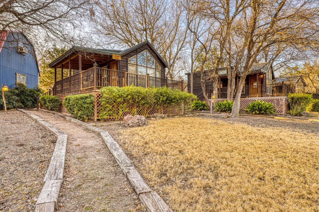 The Plum @ Mendelbaum Winery Guest Cabins Villa Fredericksburg Bagian luar foto