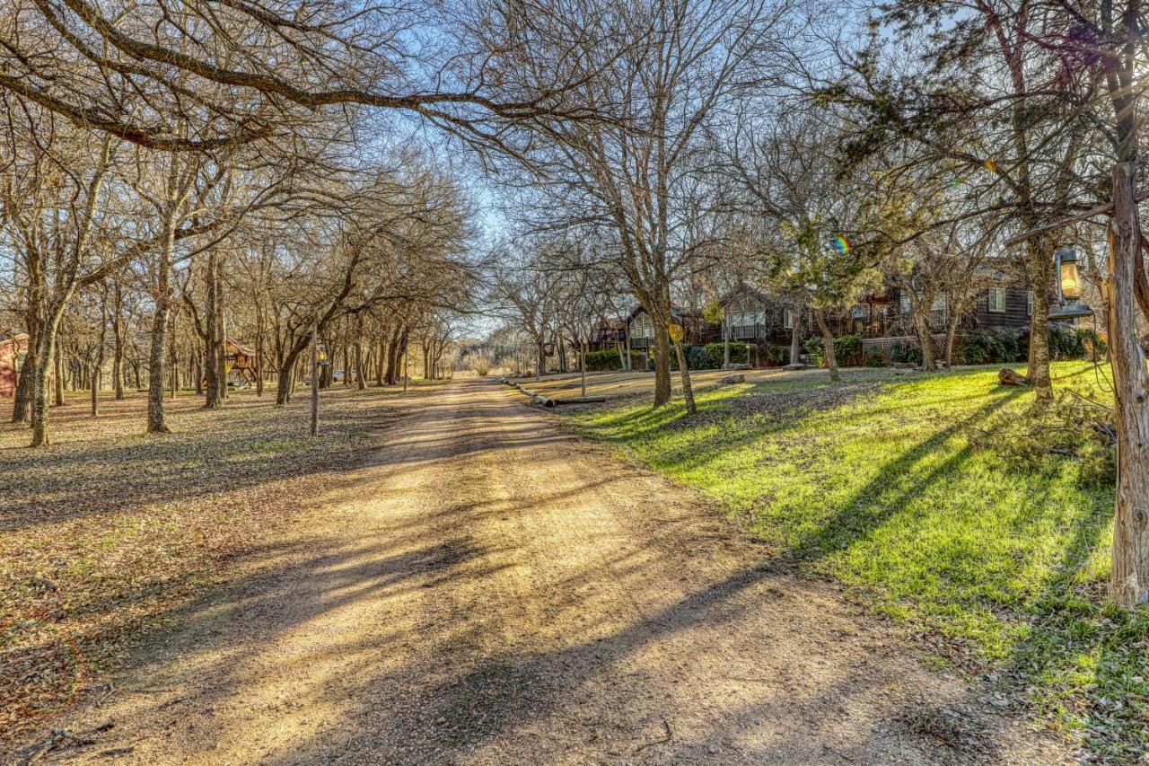 The Plum @ Mendelbaum Winery Guest Cabins Villa Fredericksburg Bagian luar foto