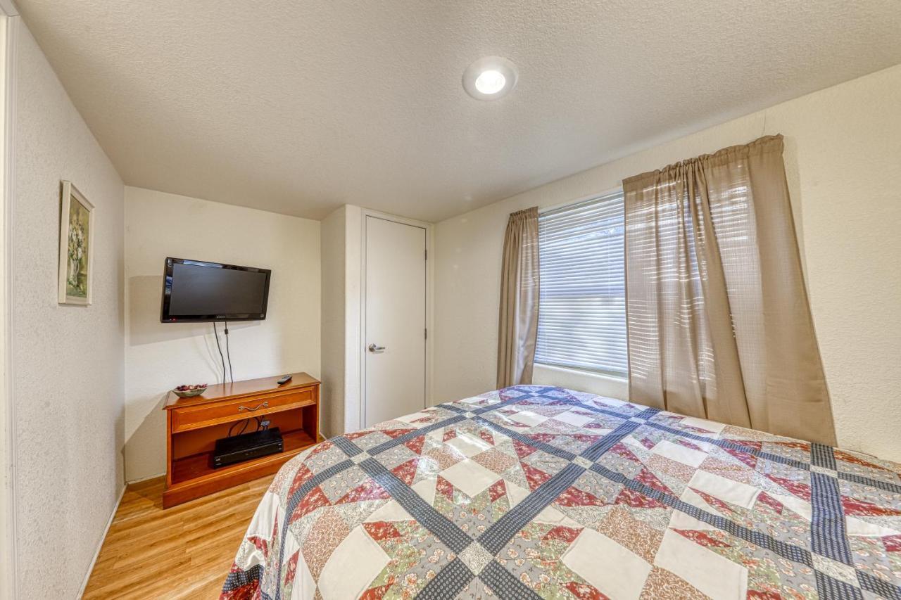 The Plum @ Mendelbaum Winery Guest Cabins Villa Fredericksburg Bagian luar foto