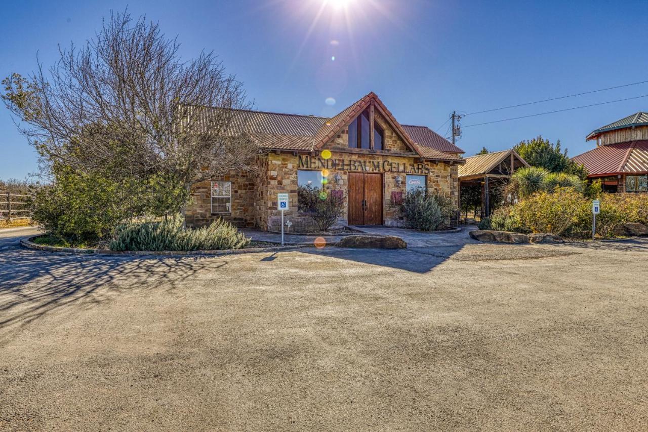 The Plum @ Mendelbaum Winery Guest Cabins Villa Fredericksburg Bagian luar foto